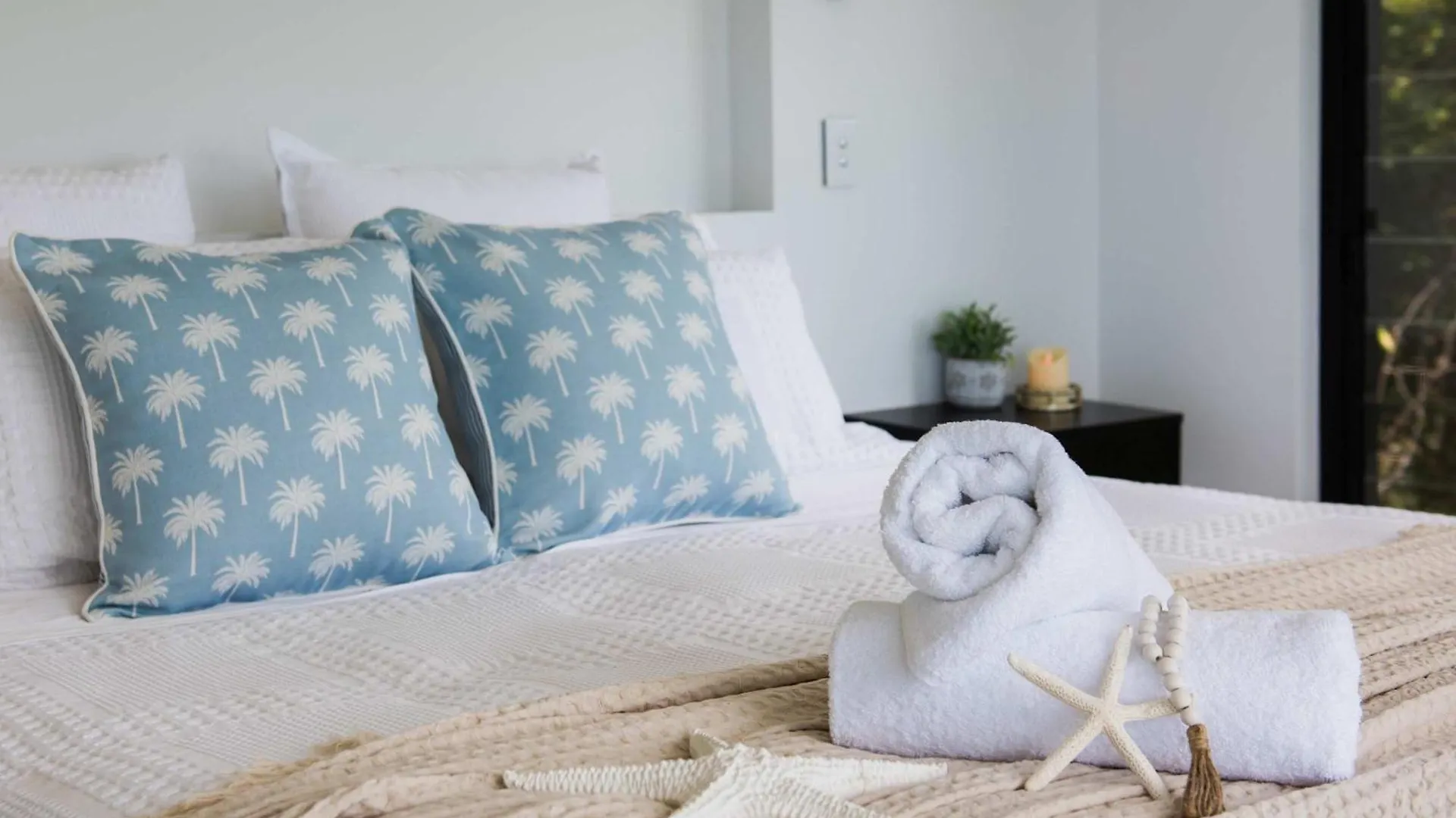 'Nine Islands' Airlie Beach Luxury Holiday Home With Ocean Views