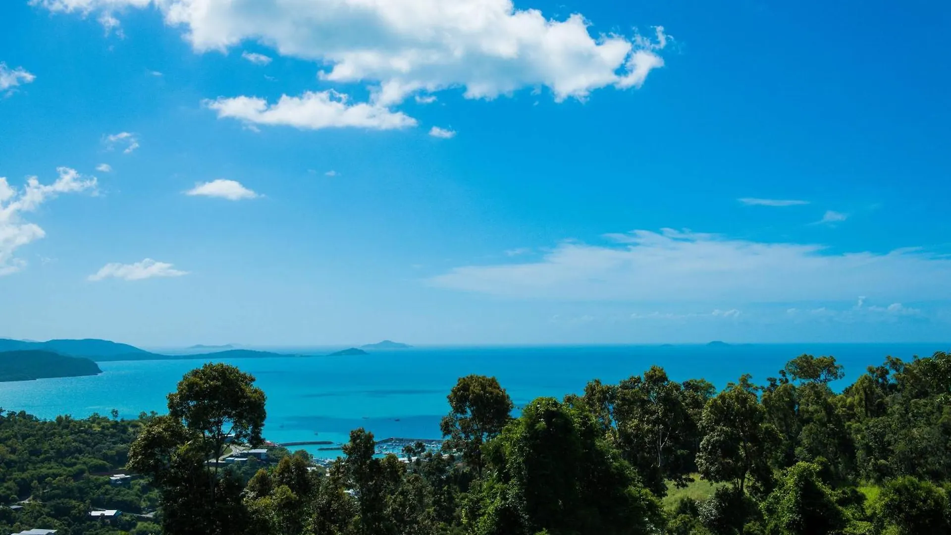 'Nine Islands' Airlie Beach Luxury Holiday Home With Ocean Views