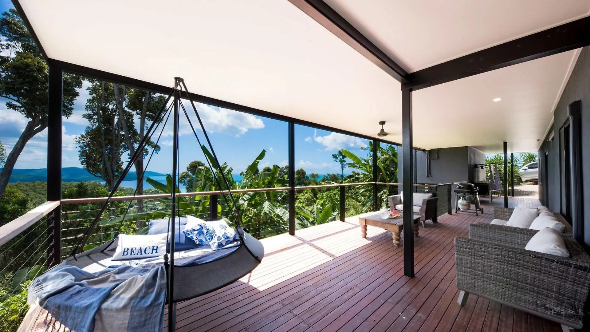 'Nine Islands' Airlie Beach Luxury Holiday Home With Ocean Views