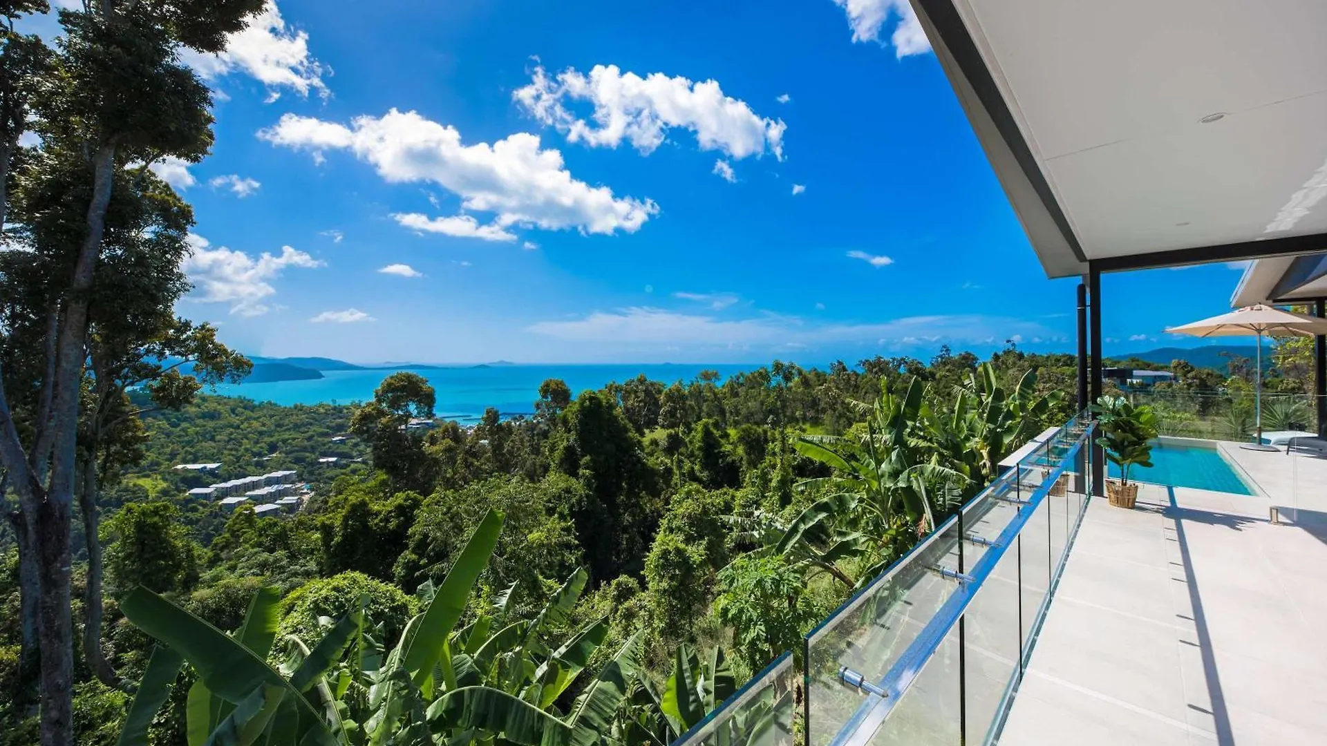'Nine Islands' Airlie Beach Luxury Holiday Home With Ocean Views