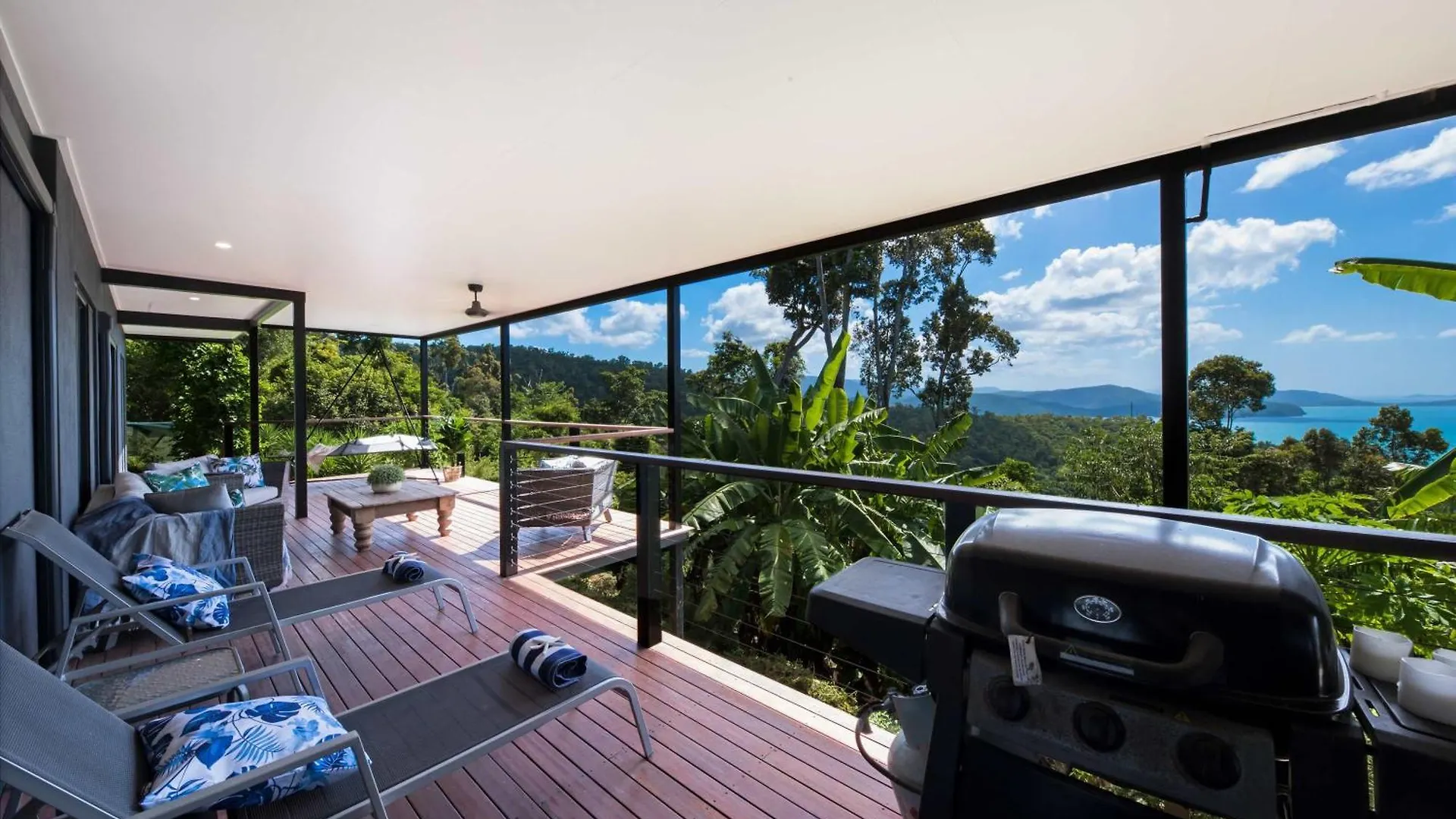 'Nine Islands' Airlie Beach Luxury Holiday Home With Ocean Views