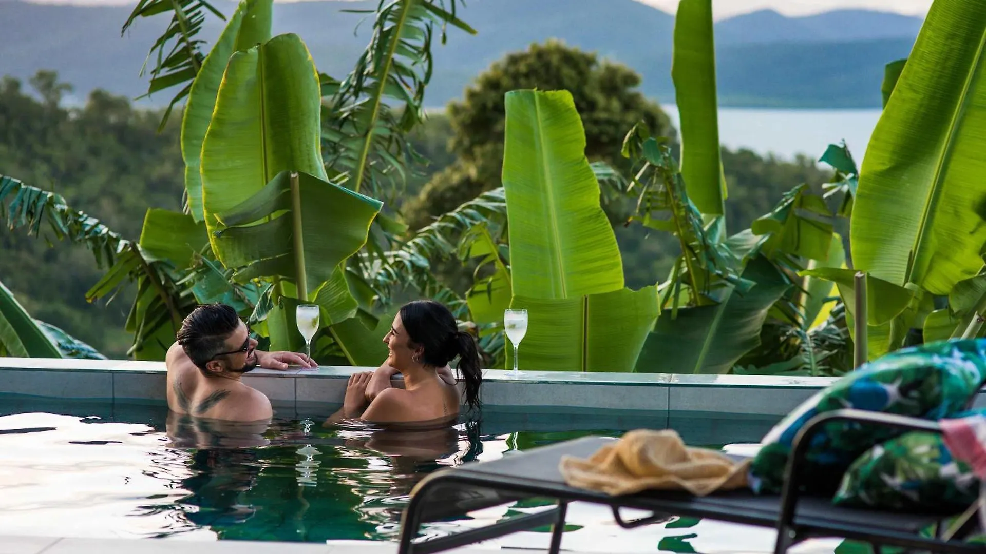 'Nine Islands' Airlie Beach Luxury Holiday Home With Ocean Views