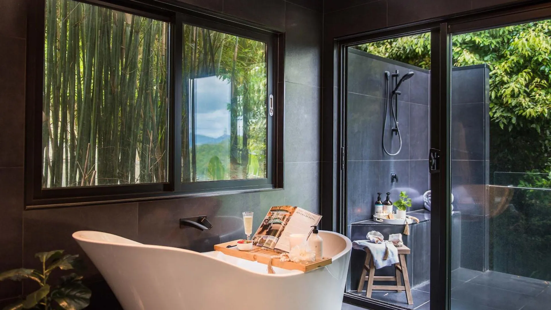'Nine Islands' Airlie Beach Luxury Holiday Home With Ocean Views Australia