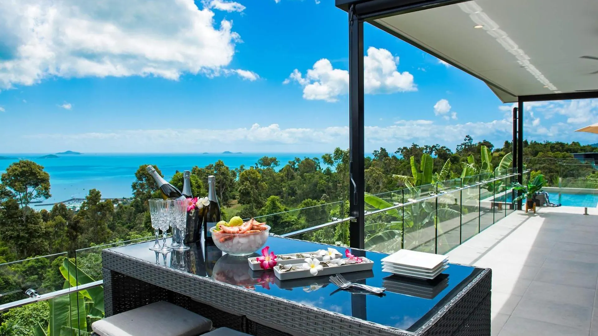 'Nine Islands' Airlie Beach Luxury Holiday Home With Ocean Views 0*,