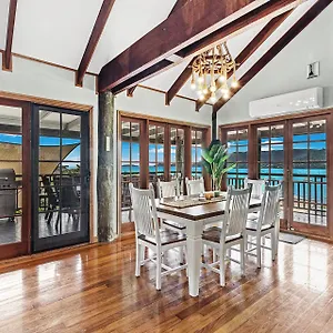  Holiday home Amaroo On Airlie
