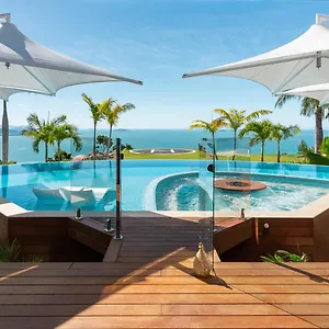  Holiday home Parc Exclusif, Airlie - 360 Island Views From A Mountain