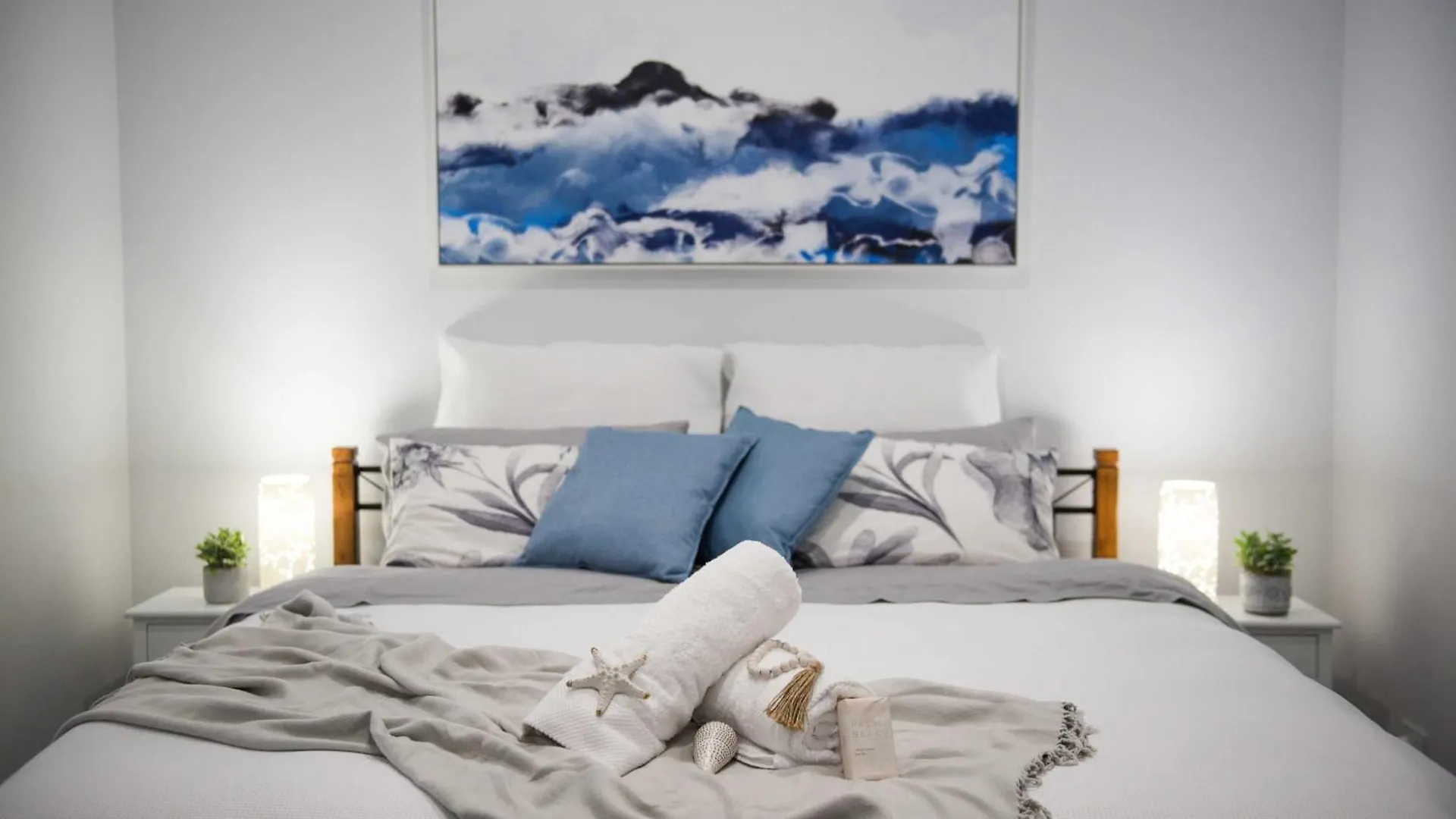 'Nine Islands' Airlie Beach Luxury Holiday Home With Ocean Views 0*,